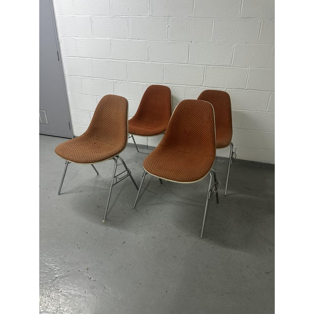 Chairs in Fiberglass by Charles and Ray Eames for Herman Miller, 1980, Set of 4 For Sale - Image 14 of 14