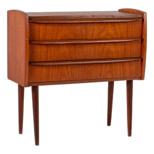 Vintage Danish Chest of Drawers in Teak For Sale