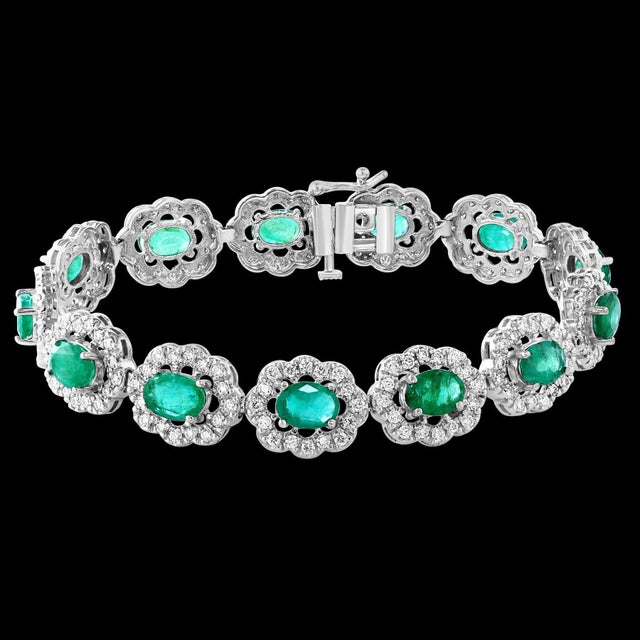 10 Carat Natural Brazilian Emerald & Diamond Tennis Bracelet 14 Karat Gold For Sale - Image 15 of 16