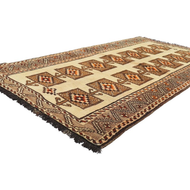 76548 Vintage Persian Shiraz Rug, 03'09 X 07'01. Emanating nomadic charm with incredible detail and texture, this hand...