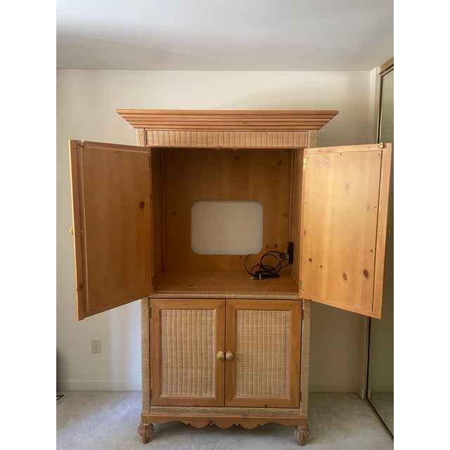 This is a genuine Lexington Furniture Henry Link Entertainment Center (Model No: 304-314). It could easily be converted...