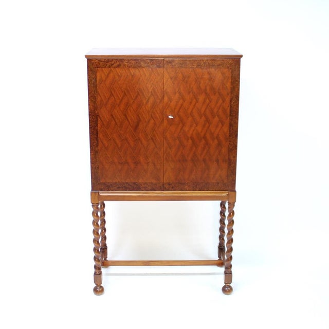 Swedish Modern Bar Cabinet in Mahogany and Root Veneer, 1940s For Sale - Image 3 of 18
