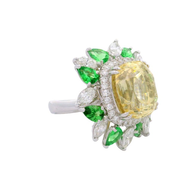 Early 21st Century 17.73ct Yellow Sapphire Diamond Tsavortite 18k White Gold Ring, Aigs No-Heat, Size 7 For Sale - Image 5 of 8