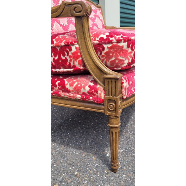 Wood Fine 1950s Hollywood Style Velvet Settee For Sale - Image 7 of 11
