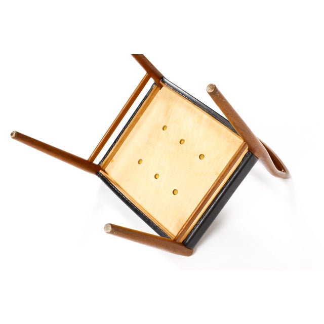 Plastic 1960s Danish Modern / Mid Century Teak Model 145 Dining Chair — Attributed to Alf Aarseth for Gustav Bahus — Black Vinyl For Sale - Image 7 of 8