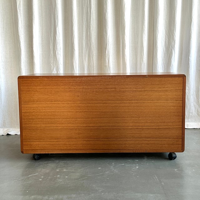 Mid-Century Danish Modern Teak Media Sideboard from Dyrlund, 1960s For Sale - Image 9 of 18
