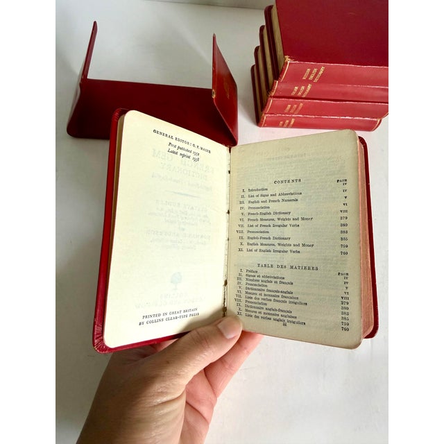 1958 Mark Cross Red Leather Multilingual Translation Dictionaries With Matching Book Holder For Sale - Image 11 of 12