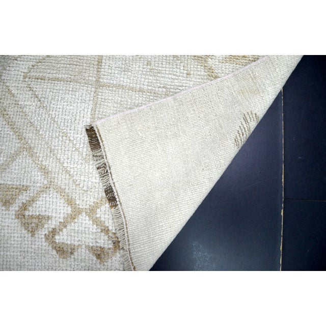1960s Vintage Turkish Herki Handmade White Runner For Sale - Image 10 of 11