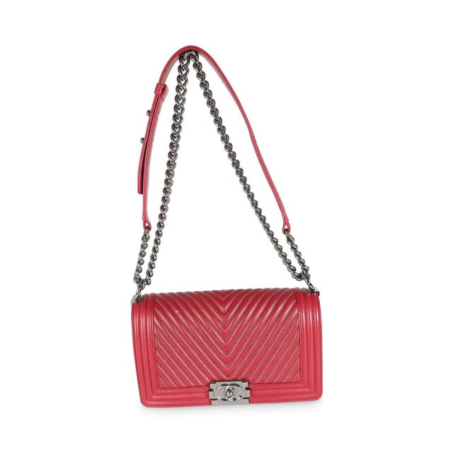 Red Burgundy Chevron Calfskin Chain Medium Boy Bag For Sale - Image 8 of 9