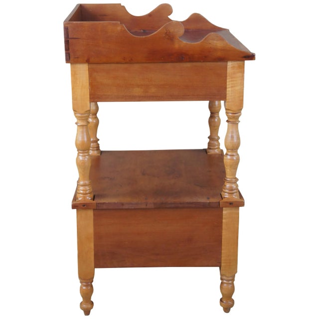 American Mid 20th Century Early American Maple & Cherry Two Tier Side Table For Sale - Image 3 of 13