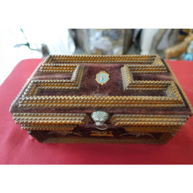 Arts & Crafts Wedding Jewelry Box, 1920s, in Very Good conditions. Designed 1920 to 1949