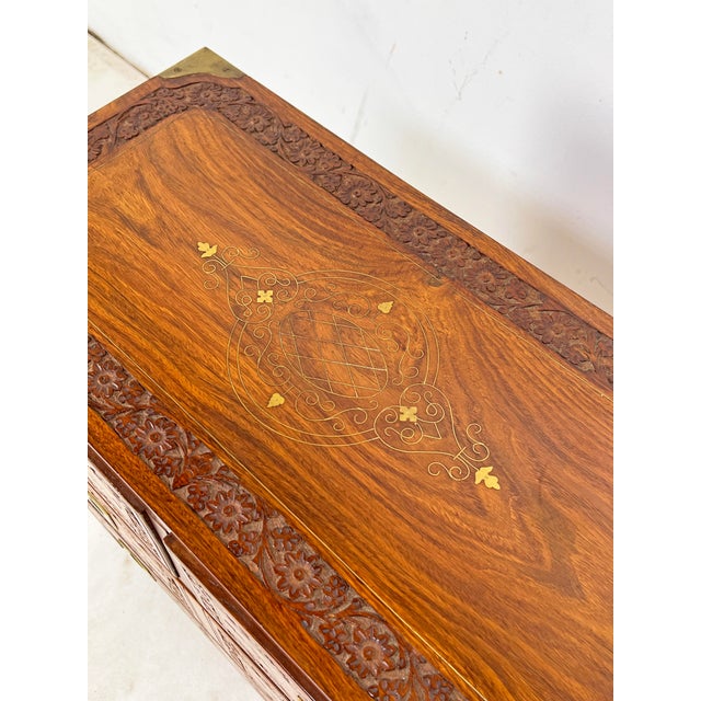 C. 1950s Anglo-Indian Small Campaign Style Rosewood Jewelry Chest With Brass Inlay For Sale In Boston - Image 6 of 8