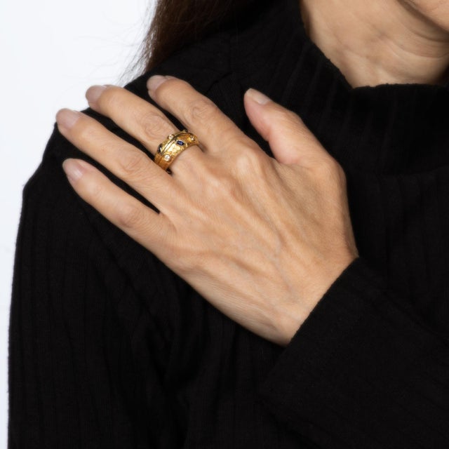 80s Portuguese Vine Leaf Ring 19k Yellow Gold Sapphire Diamond Band Sz 8.5 For Sale In Los Angeles - Image 6 of 7