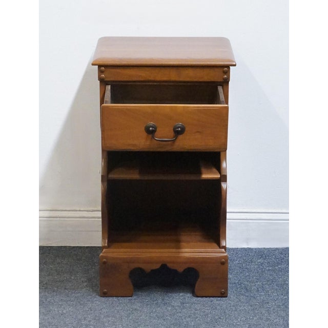 Mid 20th Century Abernathy Furniture Co. Solid Hard Rock Maple Early American 16" Open Cabinet Nightstand For Sale - Image 5 of 12
