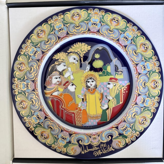 Red Porcelain Christmas Plate of the Child with the Scholars in the Temple by Björn Wiinblad for Rosenthal Studio Line, Germany, 1981 For Sale - Image 8 of 8