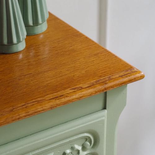 This chest of drawers is a replica in a French-inspired style, stylistically based on historical models from the 18th...