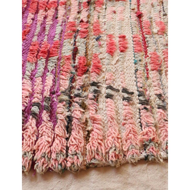 Vintage Moroccan Rug – Handwoven Berber Wool with Abstract Tribal Pattern This vintage Moroccan rug showcases the...