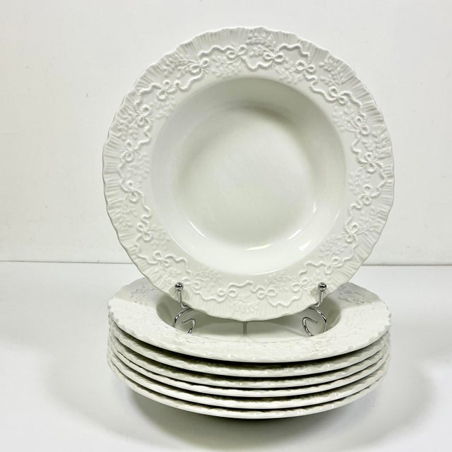 Ceramic 1989 Vintage English Americana Wedgwood for Ralph Lauren Le Blanc Claire Coupe Soup Bowl - Set of 7 For Sale - Image 7 of 9