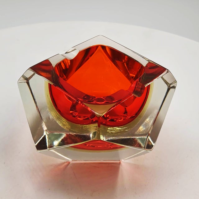 Ashtray or Catch-All in Murano Glass attributed to Flavio Poli for Seguso, 1960s For Sale - Image 3 of 8
