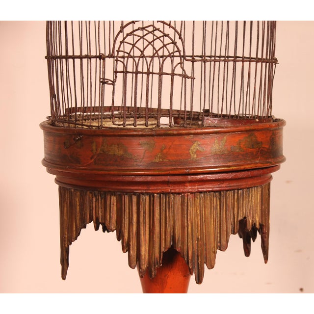 Elegant 19th century bird cage with Chinese decoration Very beautiful unique bird cage with a superb base Atypical piece...
