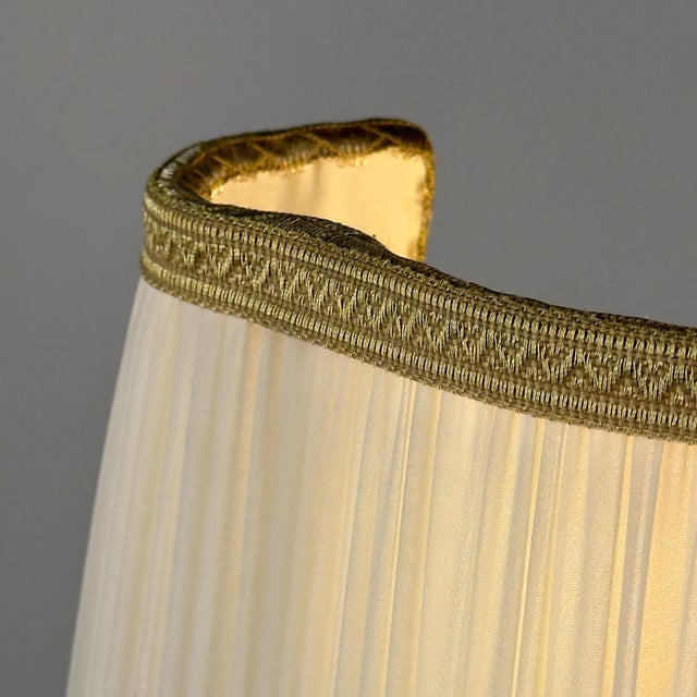 Beautiful murano glass table lamp by barovier and toso. Made in italy in the 1980s. founded in 1295 in murano, italy,...