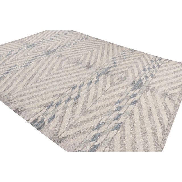 Rug & Kilim Rug & Kilim’s Scandinavian Style Rug in Light Gray and Blue Geometric Pattern For Sale - Image 4 of 7