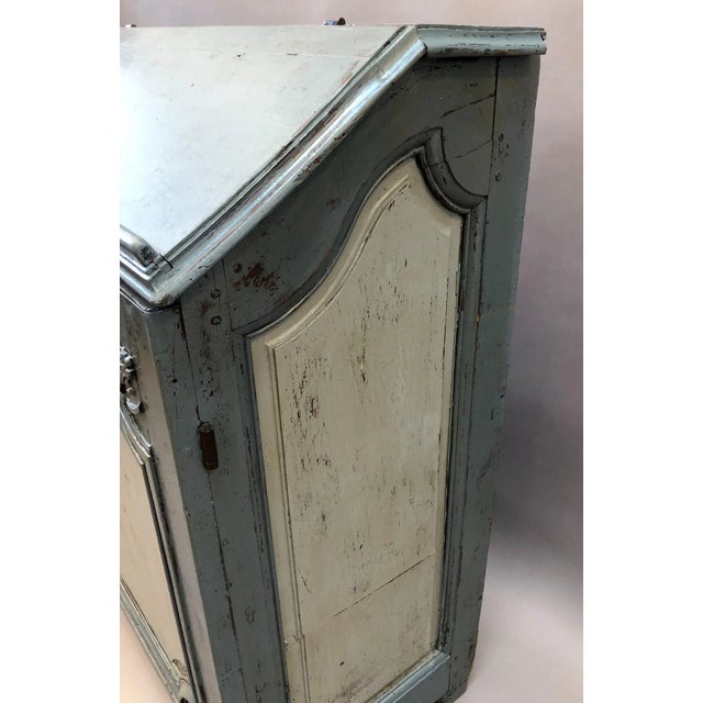 Early 18th Century French Provincial Blue Gray Painted Single Door Cabinet With Sloped Top For Sale - Image 4 of 7