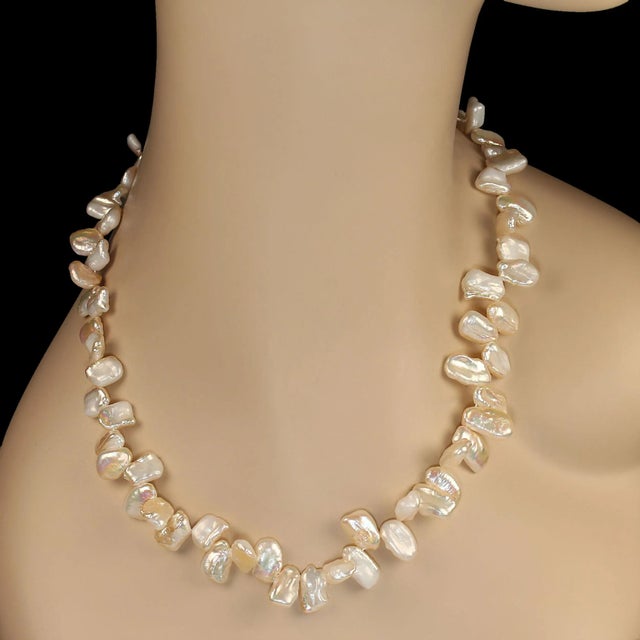 Peachy Pearl Necklace For Sale - Image 4 of 4