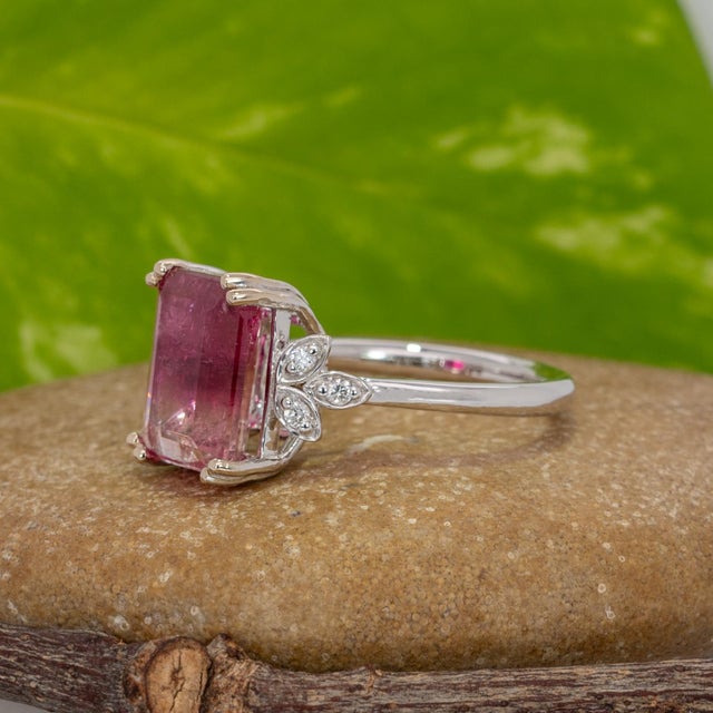5.1cts Bi-Color Tourmaline Ring With Natural Diamonds Accents: Solid 14k Gold, Size 6.75 For Sale In Columbus - Image 6 of 9