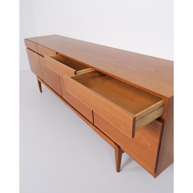 Model FA66 Sideboard in Oak by Ib Kofod-Larsen for Faarup Møbelfabrik, 1960s For Sale - Image 12 of 13