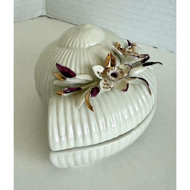 Vintage Italian Capodimonte Porcelain Shell Trinket Box With Plum & Gilt Flowers For Sale In Los Angeles - Image 6 of 10