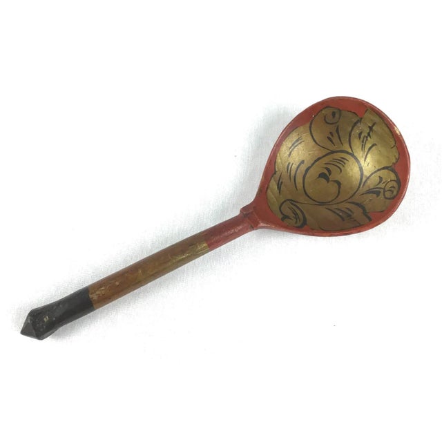 Black lacquer with gold leaf hand painting makes this spoon a beautiful decoration for your collection of unusual and...