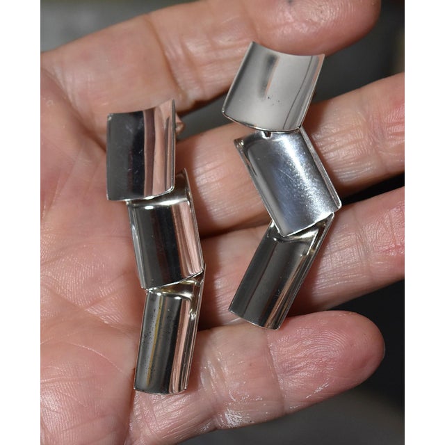 Silver Vintage Mexican Sterling Silver Mod Segmented Post Earrings, Pair For Sale - Image 8 of 15