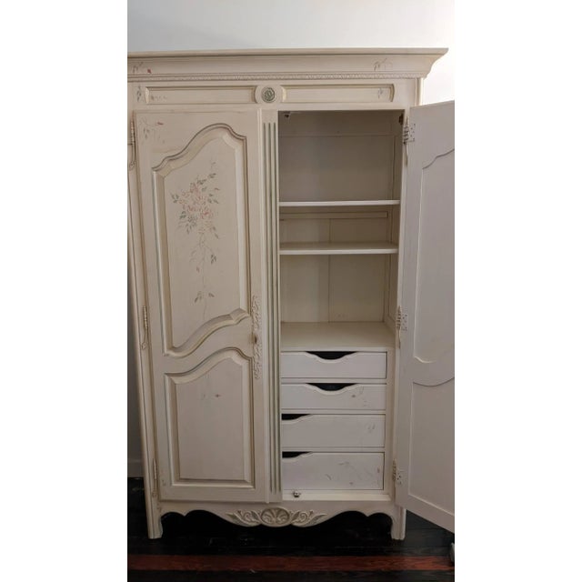 This is a beautiful piece with no observable imperfections to the wood or design. Please examine pictures for details.