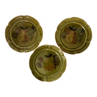 1960s Los Angeles Potteries Scalloped Dinner Plates - Set of 3 For Sale