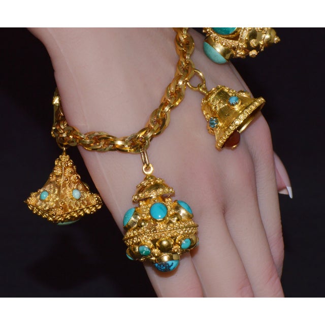 Estate Italian Unoaerre Etruscan Revival Solid 18k Gold Turquoise Carnelian Charm Fob Bracelet For Sale - Image 11 of 17