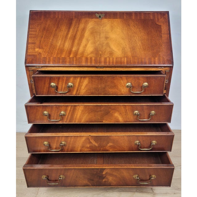 Vintage Writing Bureau Desk in Leather and Mahogany, 1960s For Sale - Image 6 of 18