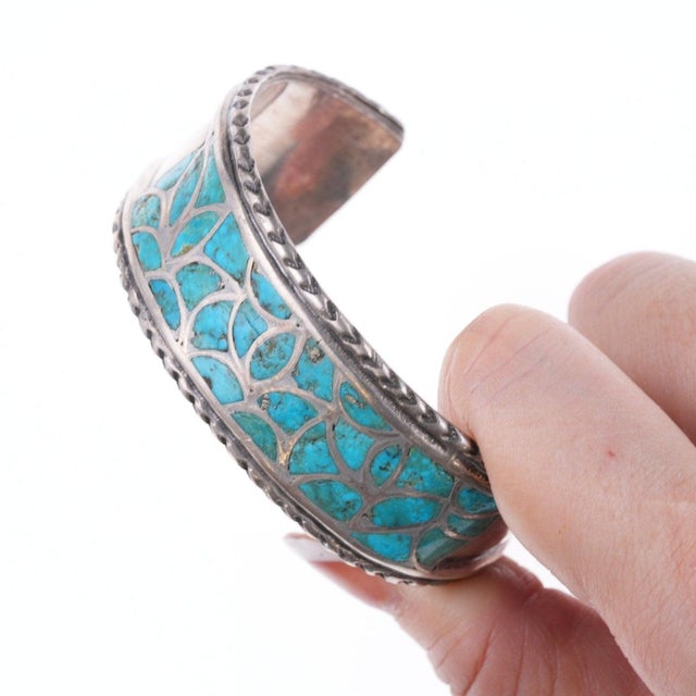 Traditional 6 3/8" 40's-50's Zuni Fishscale inlay sterling bracelet For Sale - Image 3 of 10