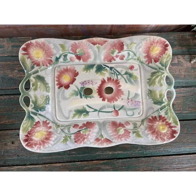 Plates with Dishse from Saint Clément, Set of 7 For Sale - Image 13 of 17