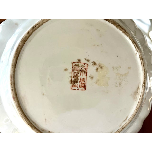 Chinese 19th Century Chinese Export Armorial Porcelain Dish With Gilt Decoration For Sale - Image 3 of 4