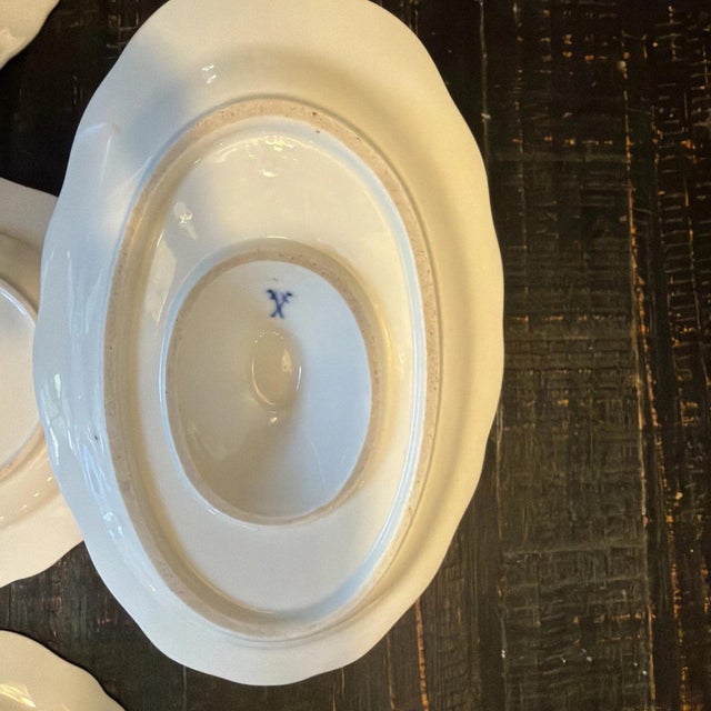 Late 19th Century Meissen MS220 7inch Plates (7) Plus Matching Gravy Boat For Sale - Image 12 of 18