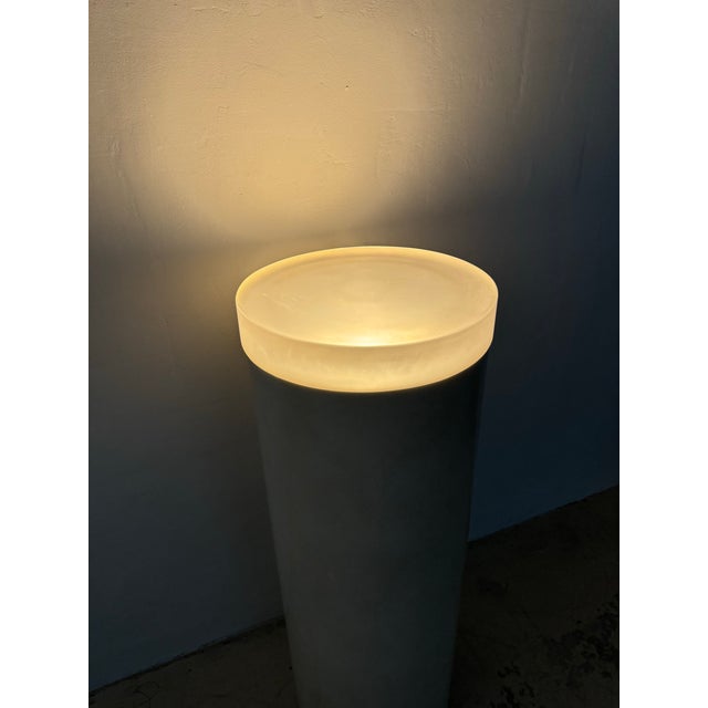 Mid-Century Lacquered Pedestal Table Lamp With Acylic Top For Sale In Miami - Image 6 of 12