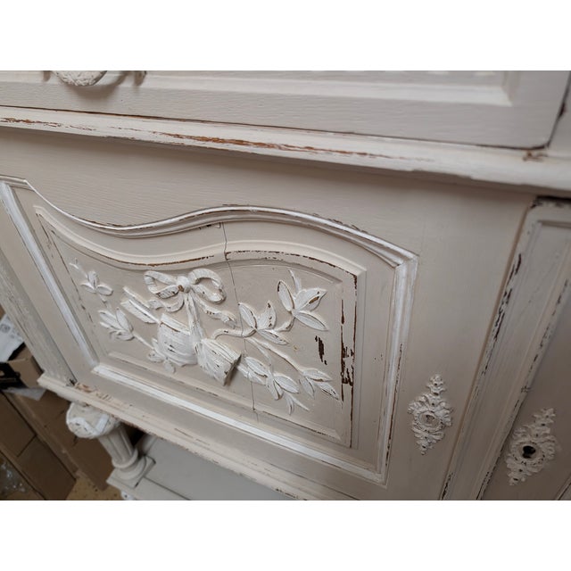 19th Century Gustavian-Style Swedish Painted Buffet With Carved Detail and Mirror Hutch For Sale - Image 11 of 11