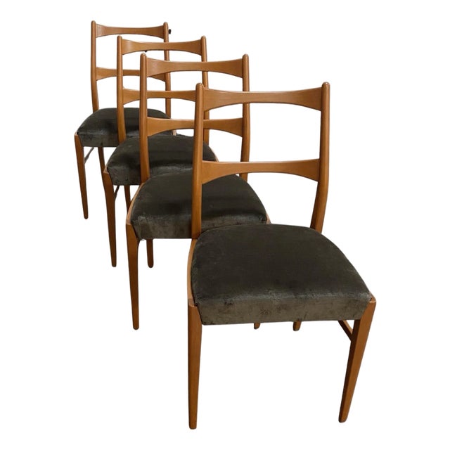 Set of Four Mid-Century Danish Modern Dining Chairs For Sale