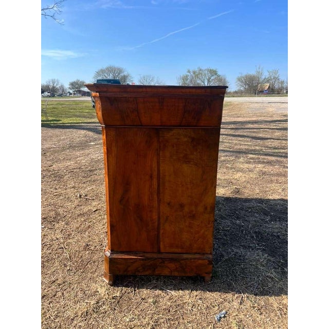 19th Century French Louis Philippe Burl Walnut Chest of Drawer / Commodes For Sale - Image 12 of 18