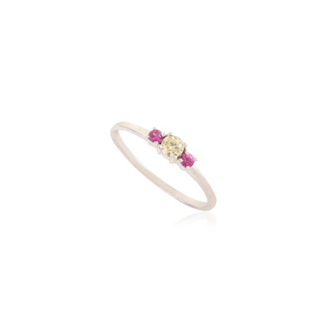 Diamond and Ruby Three-Stone Ring in 14k Gold Everyday Fine Jewelry Size 5 For Sale - Image 4 of 15