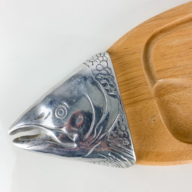 1990s Vintage Large Wood Metal Fish Buffet Cutting Serving Board Sigma Wall Hanging For Sale - Image 5 of 9