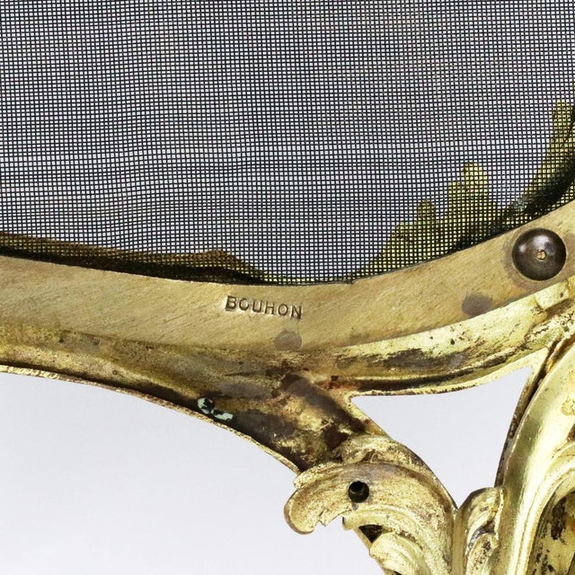 Louis Xv Style Fireplace Screen in Gilded Bronze with Metal Protective Mesh For Sale - Image 5 of 6