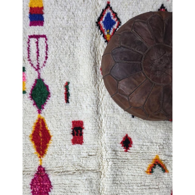 Ivory Moroccan Tribal Wool Rug - 8 X 4.9 Ft For Sale - Image 8 of 8