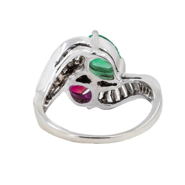 Late 20th Century Emerald & Ruby Bypass Ring, Size 5 For Sale - Image 4 of 5